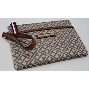NWT Tommy Hilfiger All Over Signature Logo Wristlet Wallet Hand Zipper Pouch Bag